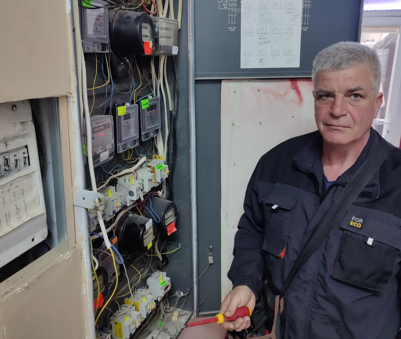 Ветеран війни вивчився на електромонтера
